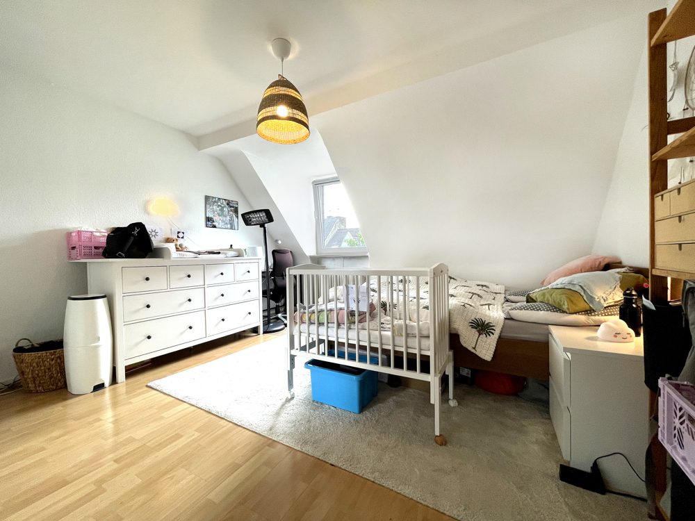 Immobilienangebot - Düsseldorf - Alle - Helle Dachgeschoss-Altbau-Wohnung im Trendviertel Pempelfort