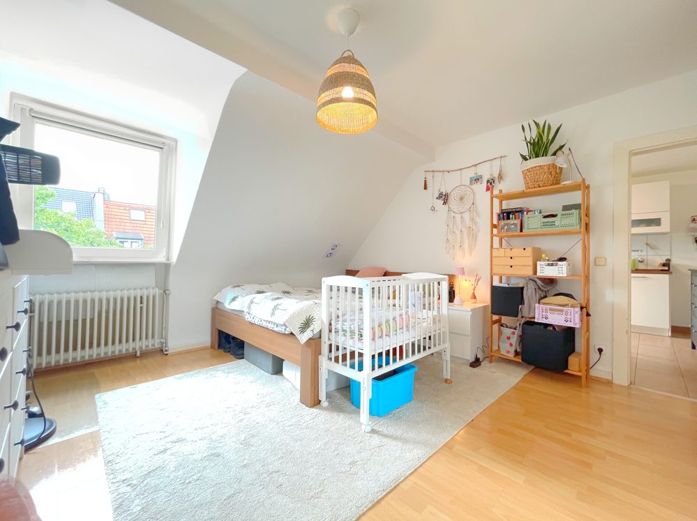 Immobilienangebot - Düsseldorf - Alle - Helle Dachgeschoss-Altbau-Wohnung im Trendviertel Pempelfort