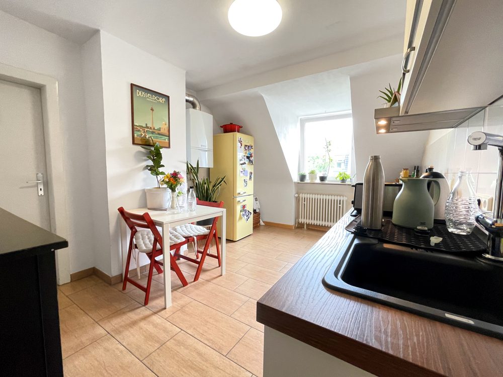 Immobilienangebot - Düsseldorf - Alle - Helle Dachgeschoss-Altbau-Wohnung im Trendviertel Pempelfort