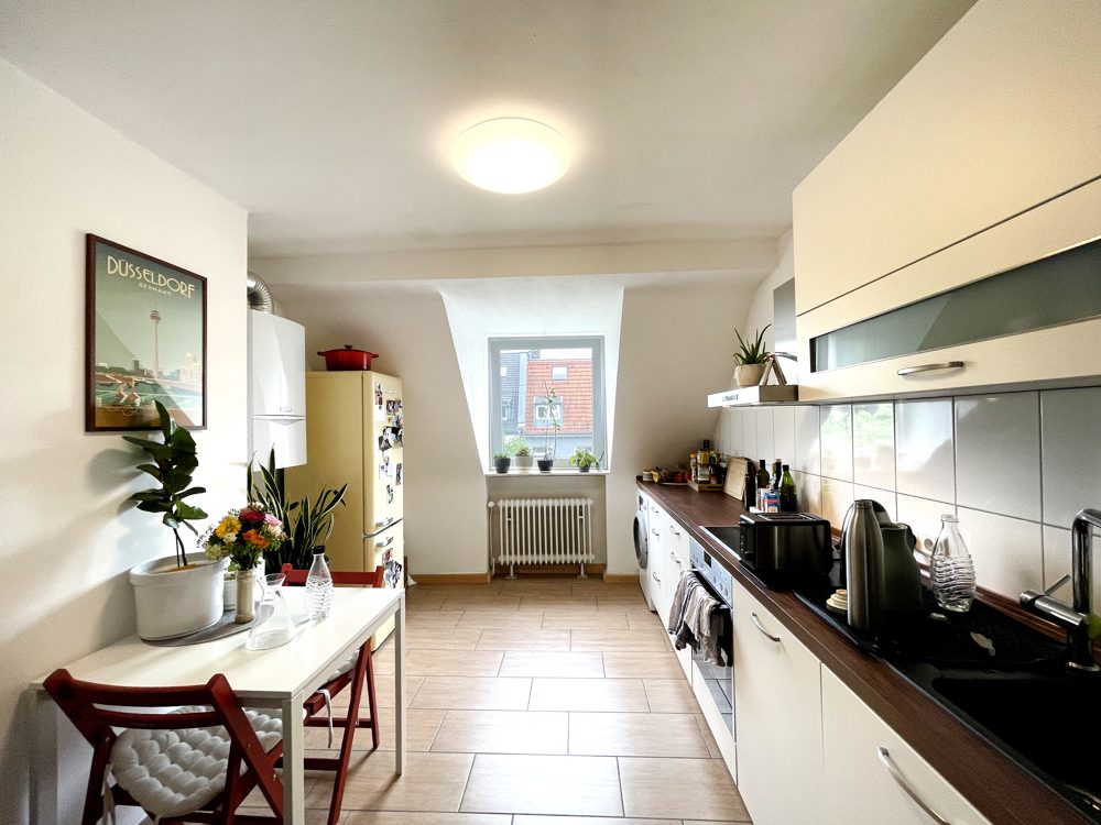 Immobilienangebot - Düsseldorf - Alle - Helle Dachgeschoss-Altbau-Wohnung im Trendviertel Pempelfort