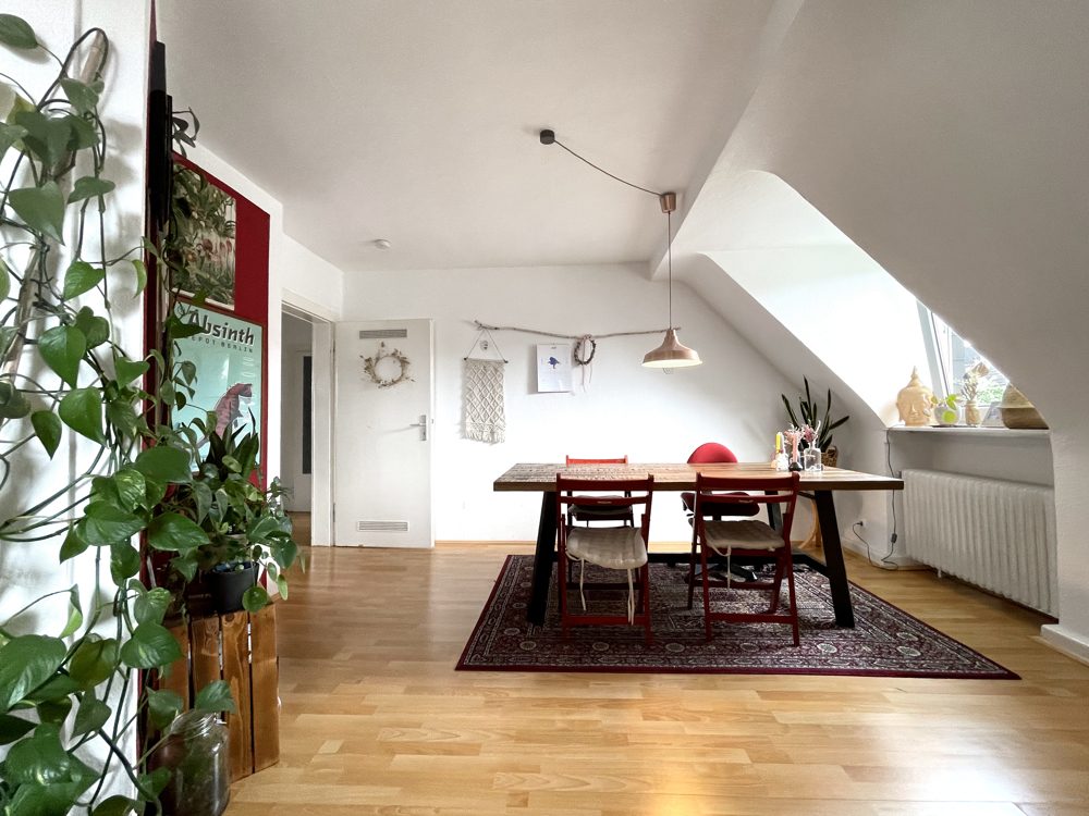 Immobilienangebot - Düsseldorf - Alle - Helle Dachgeschoss-Altbau-Wohnung im Trendviertel Pempelfort