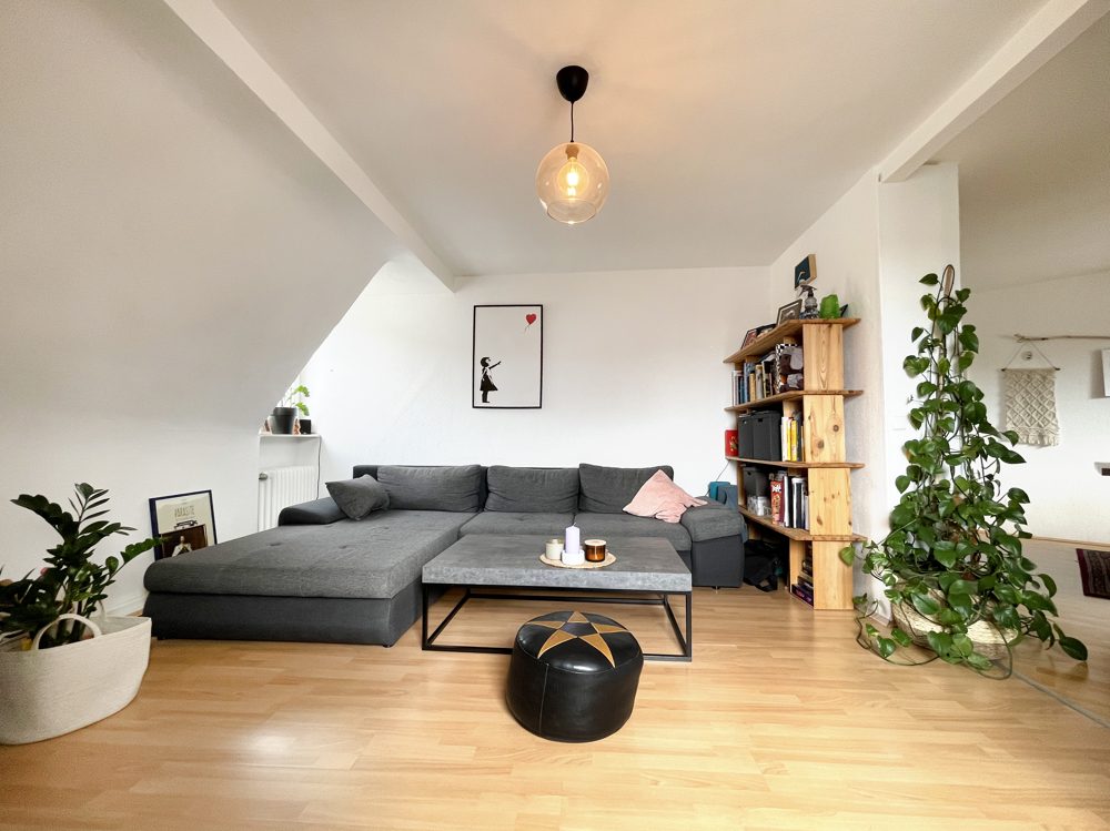 Immobilienangebot - Düsseldorf - Alle - Helle Dachgeschoss-Altbau-Wohnung im Trendviertel Pempelfort