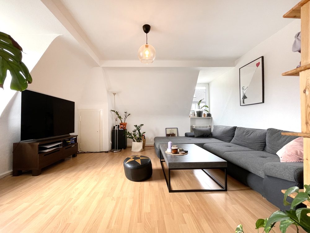 Immobilienangebot - Düsseldorf - Alle - Helle Dachgeschoss-Altbau-Wohnung im Trendviertel Pempelfort