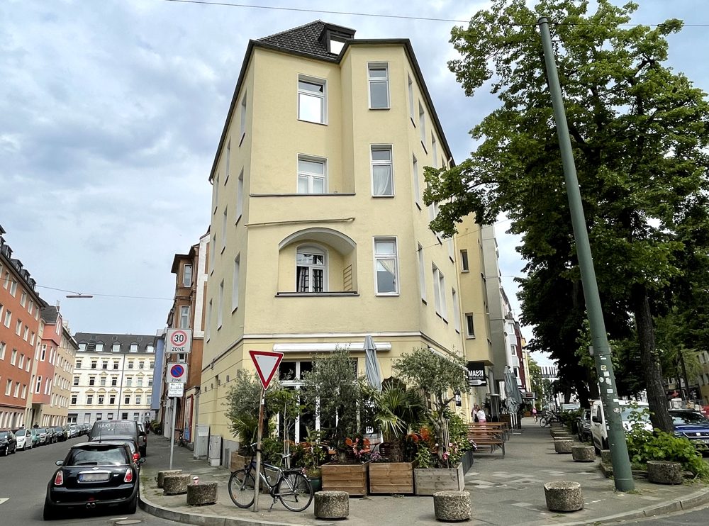 Immobilienangebot - Düsseldorf - Alle - Helle Dachgeschoss-Altbau-Wohnung im Trendviertel Pempelfort