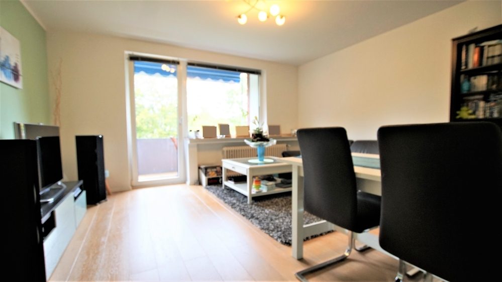 Immobilienangebot - Düsseldorf - Alle - Gepflegte 3-Zimmerwohnung mit Balkon und Stellplatz in guter Lage von Eller