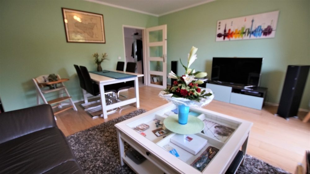 Immobilienangebot - Düsseldorf - Alle - Gepflegte 3-Zimmerwohnung mit Balkon und Stellplatz in guter Lage von Eller