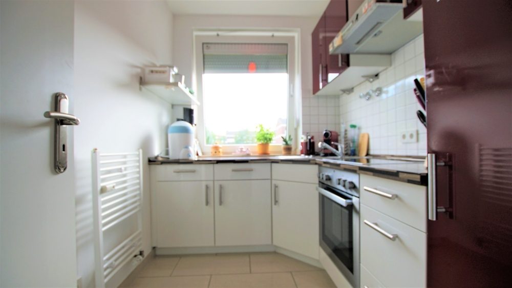 Immobilienangebot - Düsseldorf - Alle - Gepflegte 3-Zimmerwohnung mit Balkon und Stellplatz in guter Lage von Eller