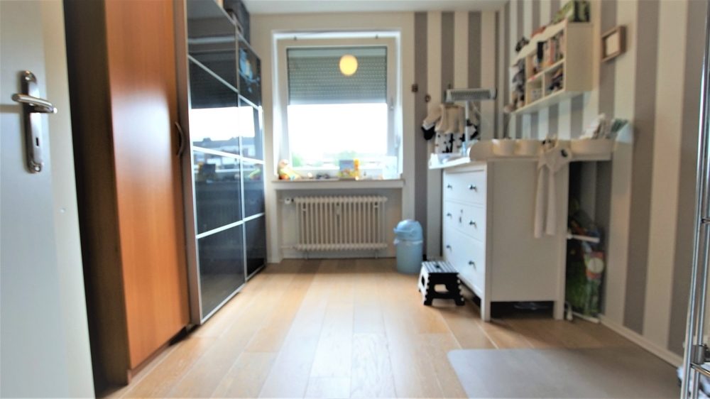 Immobilienangebot - Düsseldorf - Alle - Gepflegte 3-Zimmerwohnung mit Balkon und Stellplatz in guter Lage von Eller