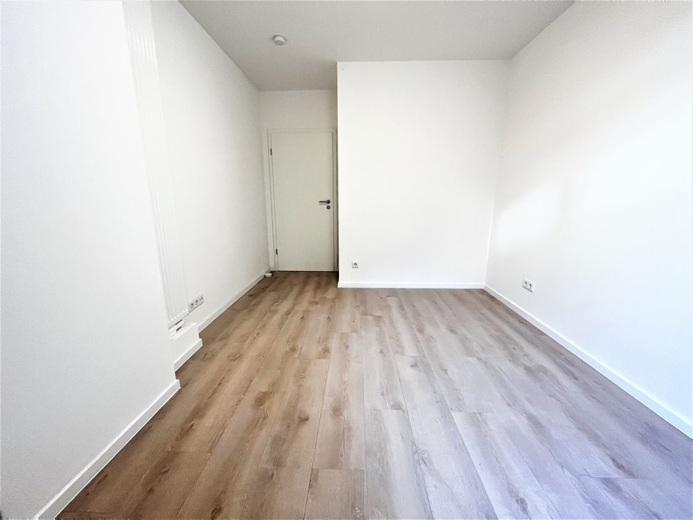 Immobilienangebot - Düsseldorf / Friedrichstadt - Alle - Friedrichstadt: Erstbezug nach Kernsanierung: Moderne 2,5-Zimmerwohnung in bester Lage!