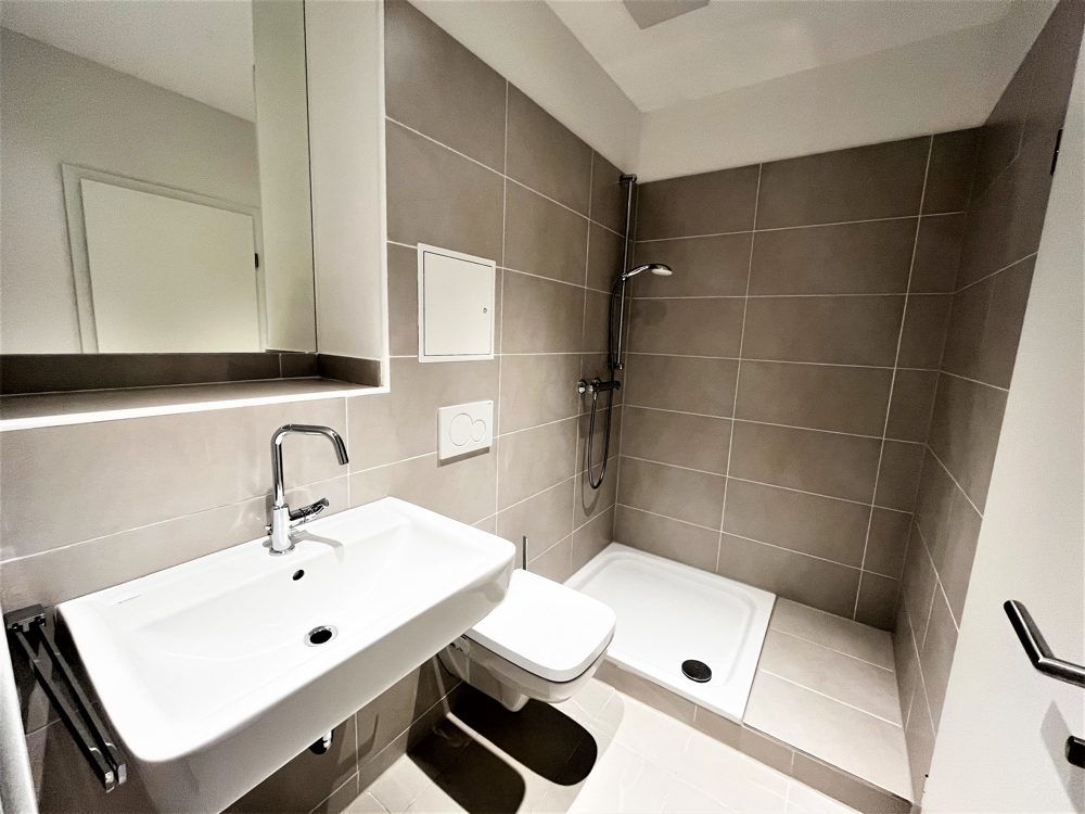 Immobilienangebot - Düsseldorf / Friedrichstadt - Alle - Friedrichstadt: Erstbezug nach Kernsanierung: Moderne 2,5-Zimmerwohnung in bester Lage!