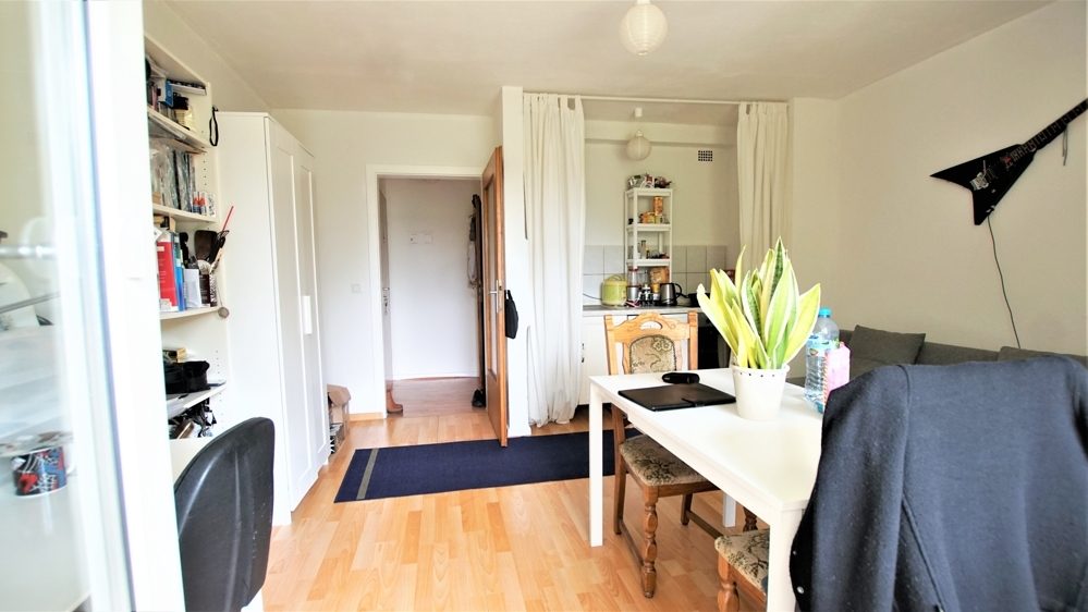 Immobilienangebot - Düsseldorf / Rath - Alle - Rath: vermietetes ca. 25m² großes Apartment  mit West-Balkon im 3.OG