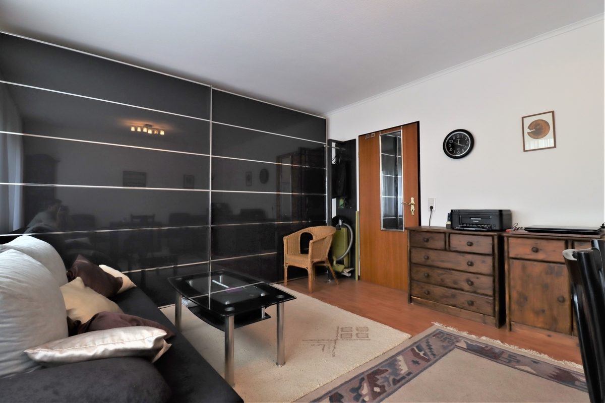 Immobilienangebot - Erkrath - Alle - Unterfeldhaus: gepflegtes Reihenendhaus mit Südwest Garten, Garage und Sauna in ruhiger Lage