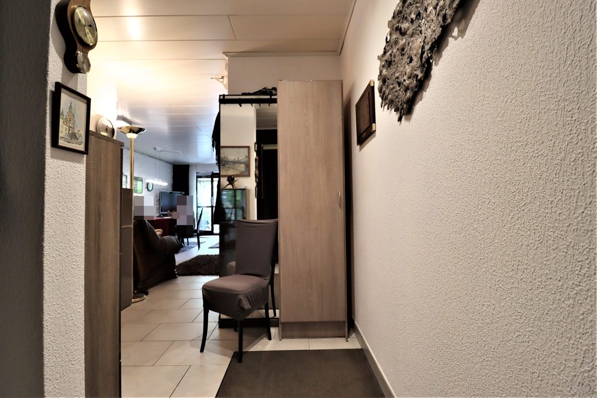 Immobilienangebot - Erkrath - Alle - Unterfeldhaus: gepflegtes Reihenendhaus mit Südwest Garten, Garage und Sauna in ruhiger Lage