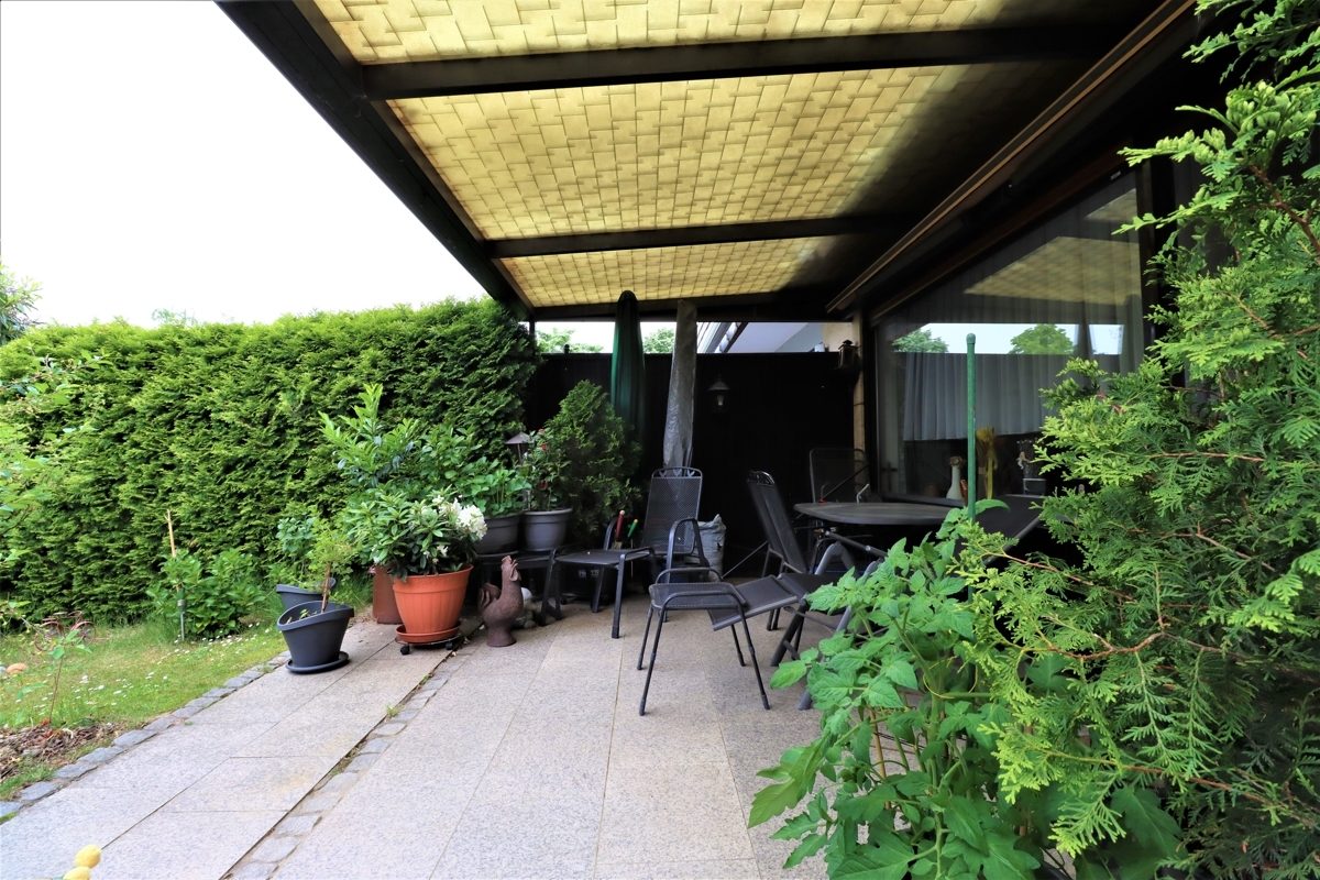 Immobilienangebot - Erkrath - Alle - Unterfeldhaus: gepflegtes Reihenendhaus mit Südwest Garten, Garage und Sauna in ruhiger Lage