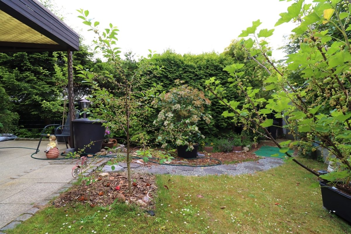 Immobilienangebot - Erkrath - Alle - Unterfeldhaus: gepflegtes Reihenendhaus mit Südwest Garten, Garage und Sauna in ruhiger Lage