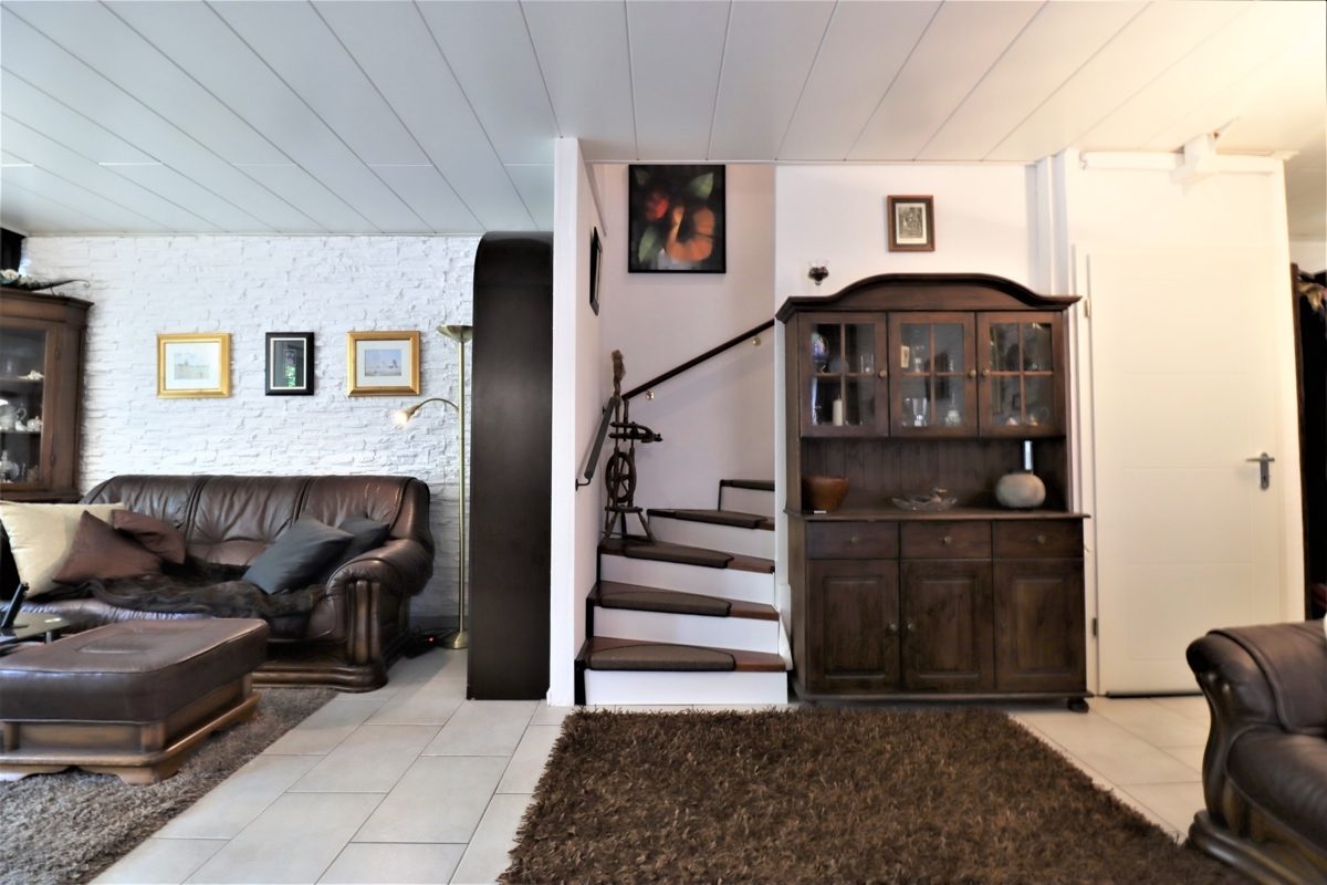 Immobilienangebot - Erkrath - Alle - Unterfeldhaus: gepflegtes Reihenendhaus mit Südwest Garten, Garage und Sauna in ruhiger Lage
