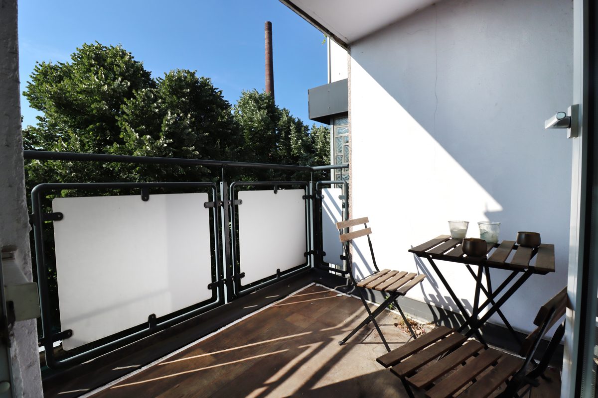 Immobilienangebot - Düsseldorf - Alle - Bilk: helle 2-Zimmerwohnung mit Balkon in ruhiger Lage