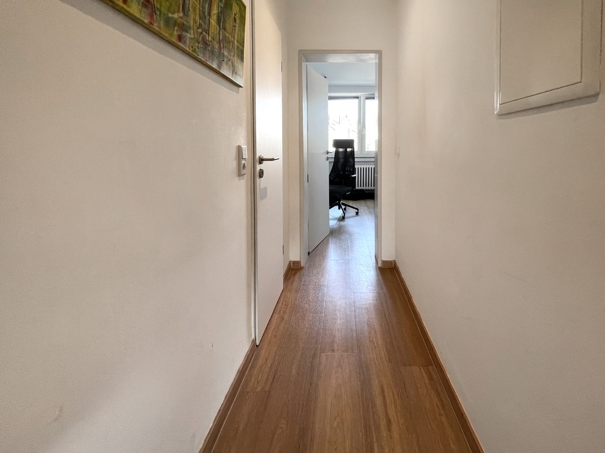 Immobilienangebot - Düsseldorf - Alle - Bilk: helle 2-Zimmerwohnung mit Balkon in ruhiger Lage