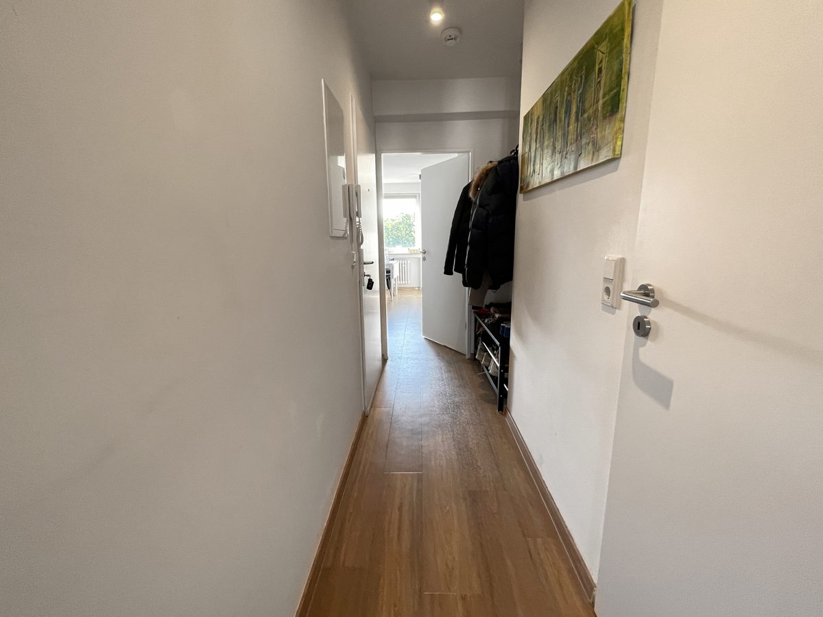 Immobilienangebot - Düsseldorf - Alle - Bilk: helle 2-Zimmerwohnung mit Balkon in ruhiger Lage