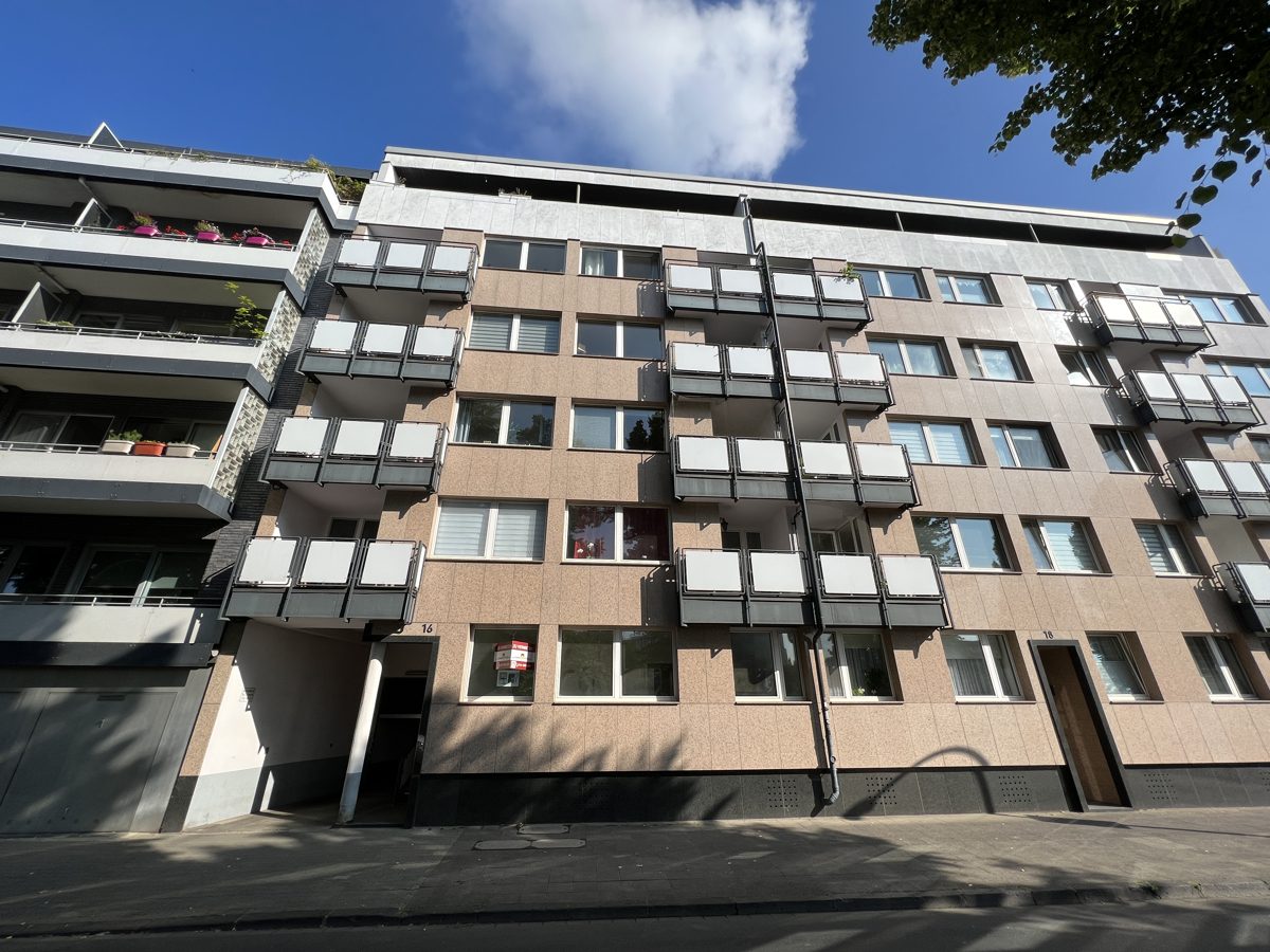 Immobilienangebot - Düsseldorf - Alle - Bilk: helle 2-Zimmerwohnung mit Balkon in ruhiger Lage