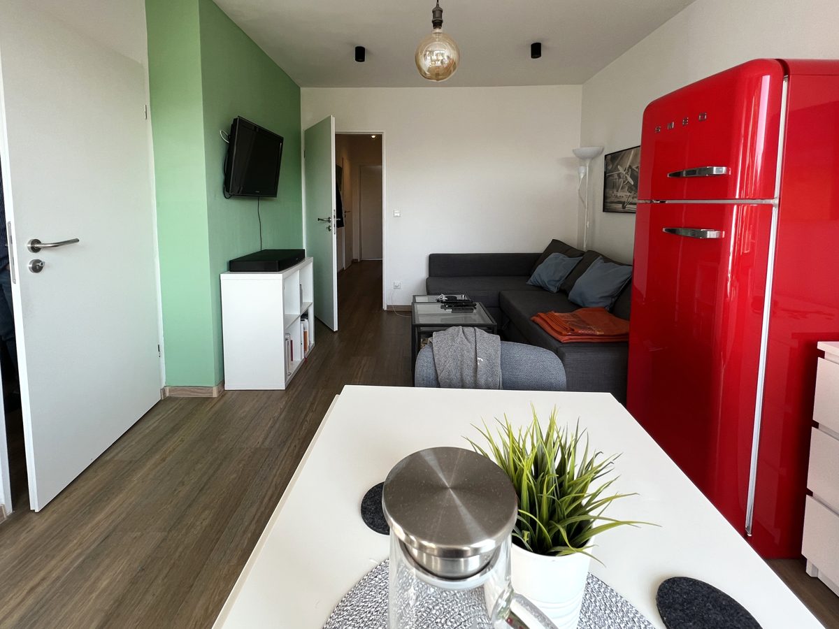 Immobilienangebot - Düsseldorf - Alle - Bilk: helle 2-Zimmerwohnung mit Balkon in ruhiger Lage