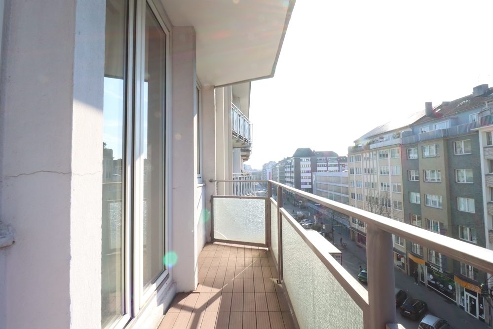 Immobilienangebot - Düsseldorf - Alle - Stadtmitte: moderne 2- Zimmerwohnung mit EBK und 2 Balkonen in zentraler Lage