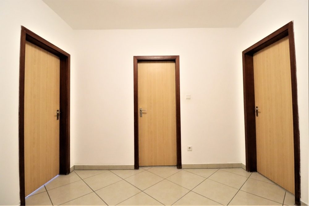 Immobilienangebot - Düsseldorf - Alle - Stadtmitte: moderne 2- Zimmerwohnung mit EBK und 2 Balkonen in zentraler Lage