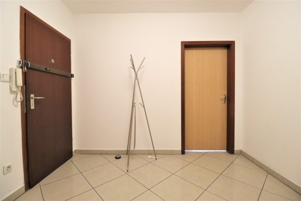 Immobilienangebot - Düsseldorf - Alle - Stadtmitte: moderne 2- Zimmerwohnung mit EBK und 2 Balkonen in zentraler Lage