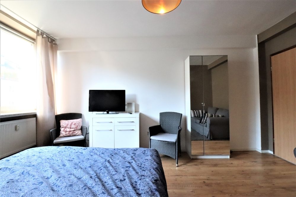 Immobilienangebot - Düsseldorf - Alle - Stadtmitte: moderne 2- Zimmerwohnung mit EBK und 2 Balkonen in zentraler Lage