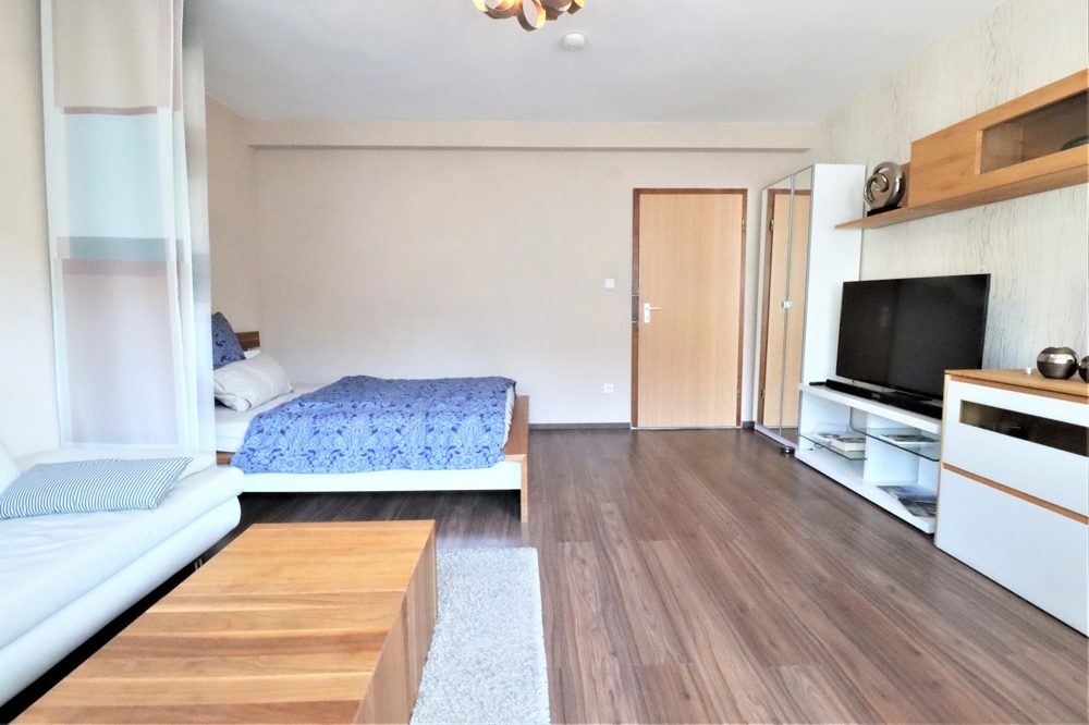 Immobilienangebot - Düsseldorf - Alle - Stadtmitte: moderne 2- Zimmerwohnung mit EBK und 2 Balkonen in zentraler Lage