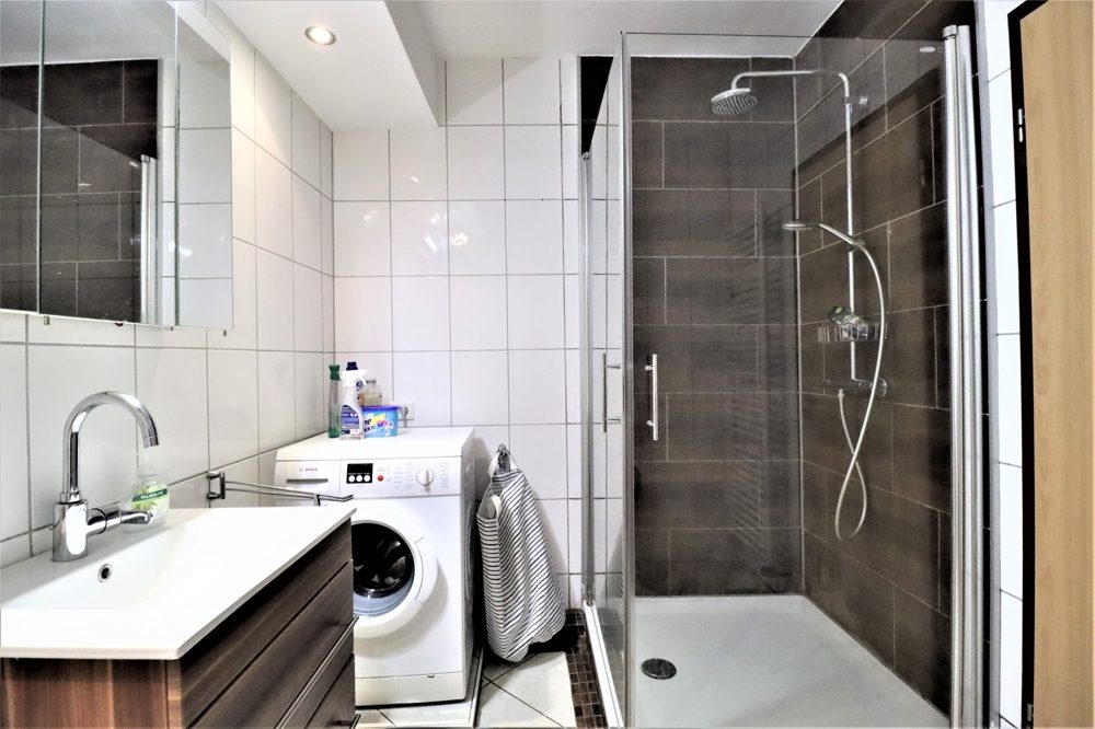 Immobilienangebot - Düsseldorf - Alle - Stadtmitte: moderne 2- Zimmerwohnung mit EBK und 2 Balkonen in zentraler Lage