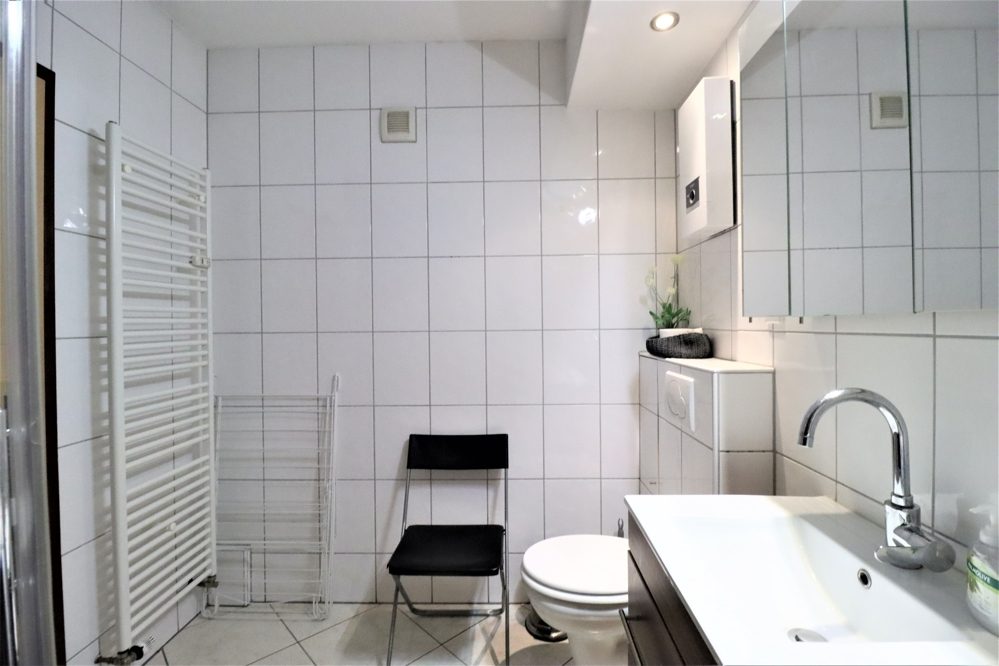 Immobilienangebot - Düsseldorf - Alle - Stadtmitte: moderne 2- Zimmerwohnung mit EBK und 2 Balkonen in zentraler Lage