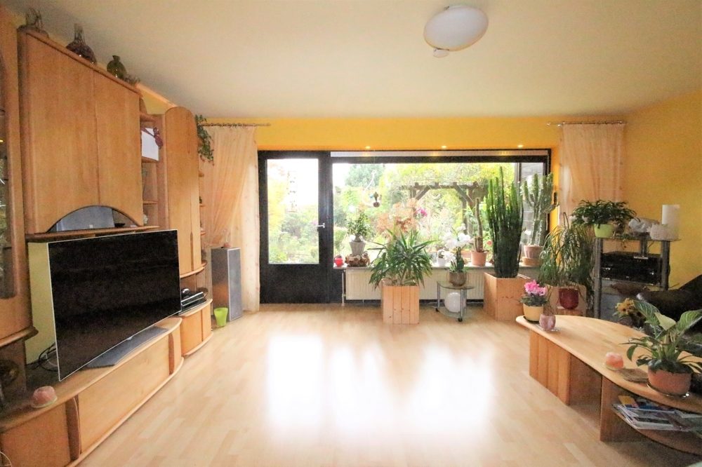 Immobilienangebot - Erkrath / Unterfeldhaus - Alle - Unterfeldhaus: sehr gepflegtes Reihenendhaus mit Terrasse, Süd-Garten und Garage in ruhiger Lage
