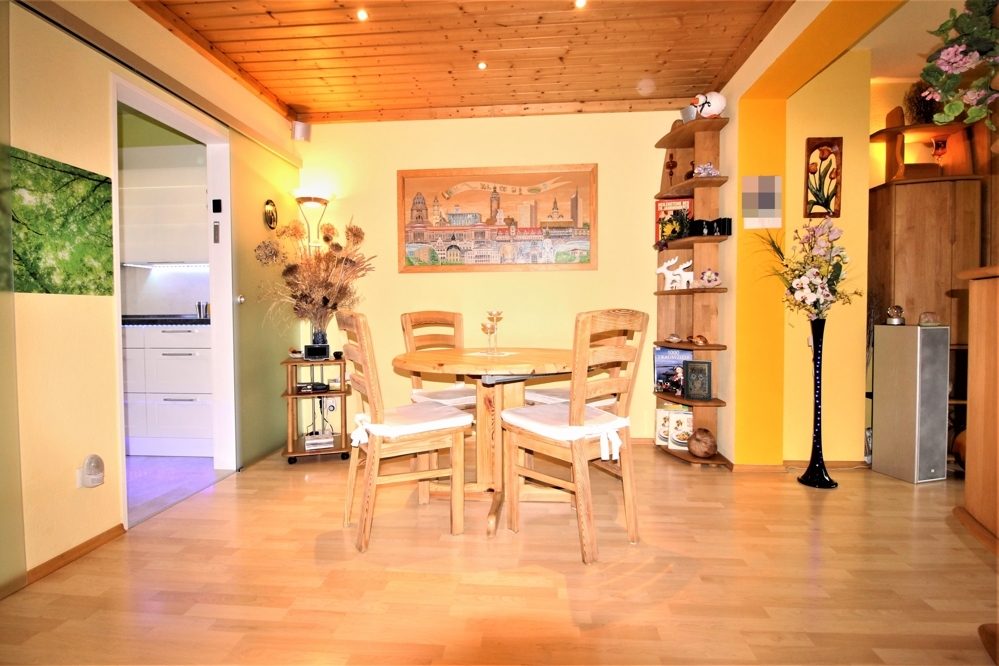 Immobilienangebot - Erkrath / Unterfeldhaus - Alle - Unterfeldhaus: sehr gepflegtes Reihenendhaus mit Terrasse, Süd-Garten und Garage in ruhiger Lage