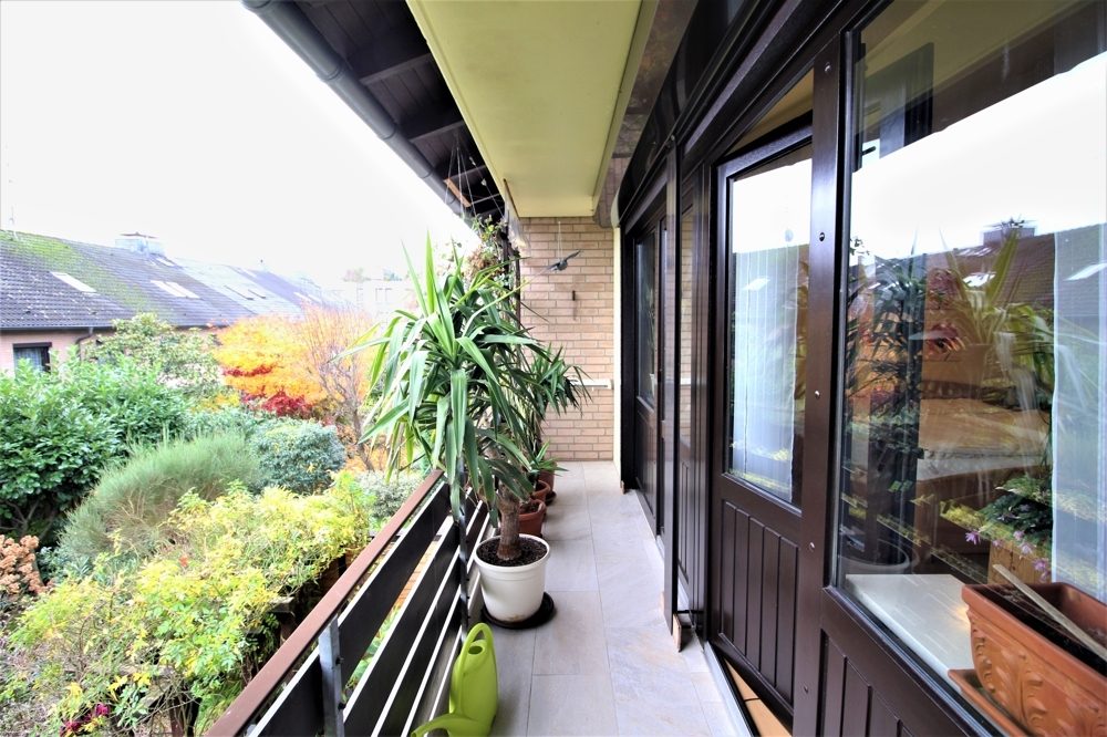 Immobilienangebot - Erkrath / Unterfeldhaus - Alle - Unterfeldhaus: sehr gepflegtes Reihenendhaus mit Terrasse, Süd-Garten und Garage in ruhiger Lage