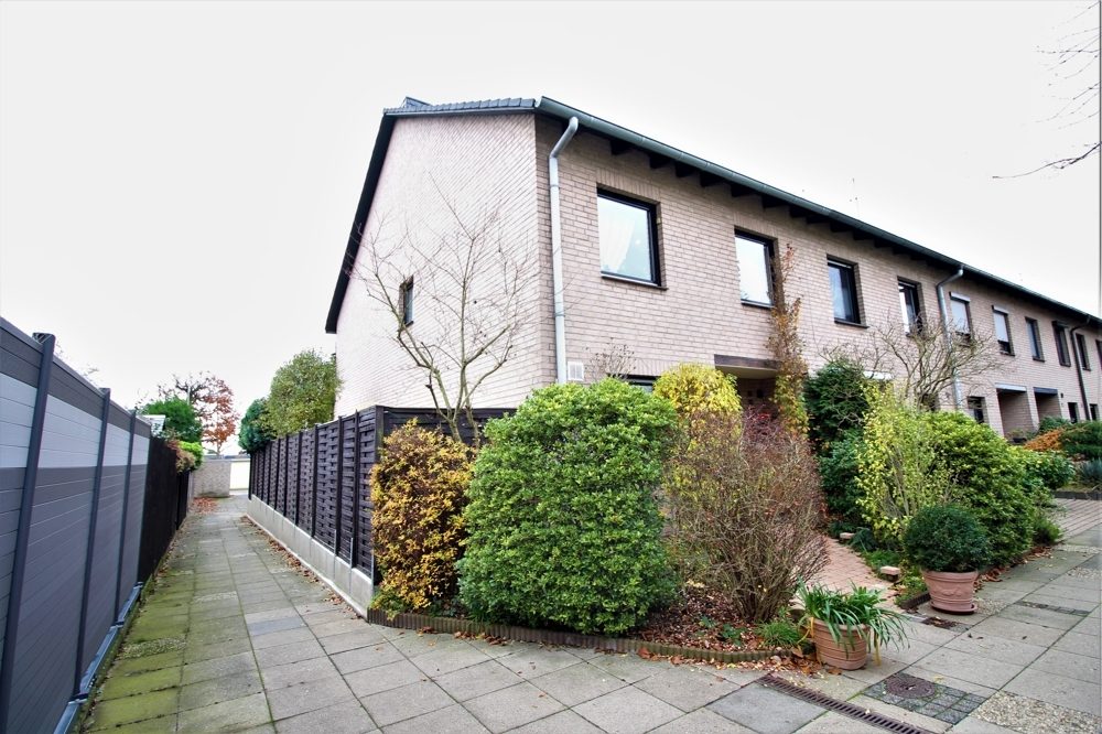 Immobilienangebot - Erkrath / Unterfeldhaus - Alle - Unterfeldhaus: sehr gepflegtes Reihenendhaus mit Terrasse, Süd-Garten und Garage in ruhiger Lage