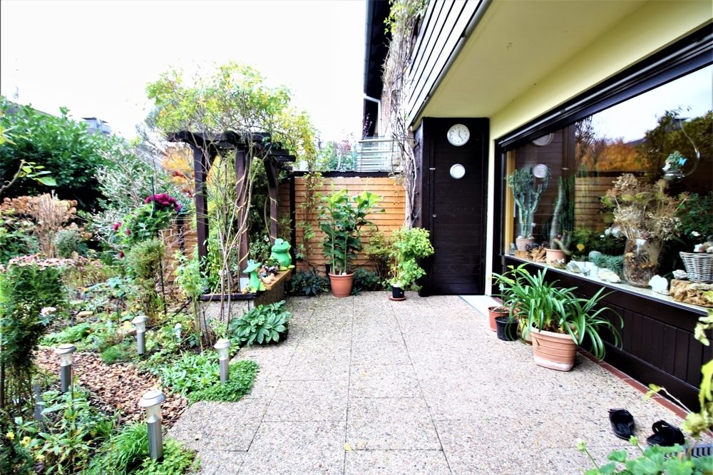 Immobilienangebot - Erkrath / Unterfeldhaus - Alle - Unterfeldhaus: sehr gepflegtes Reihenendhaus mit Terrasse, Süd-Garten und Garage in ruhiger Lage