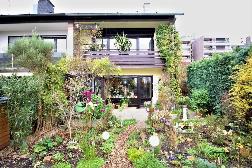 Immobilienangebot - Erkrath / Unterfeldhaus - Alle - Unterfeldhaus: sehr gepflegtes Reihenendhaus mit Terrasse, Süd-Garten und Garage in ruhiger Lage