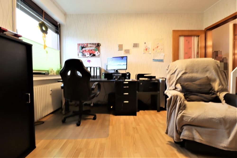 Immobilienangebot - Dormagen / Feste Zons - Alle - Zons: gepflegte 3-Zimmerwohnung mit PKW-Stellplatz und Balkon in ruhiger Lage und Rheinnähe