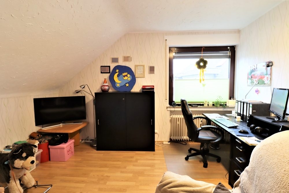 Immobilienangebot - Dormagen / Feste Zons - Alle - Zons: gepflegte 3-Zimmerwohnung mit PKW-Stellplatz und Balkon in ruhiger Lage und Rheinnähe