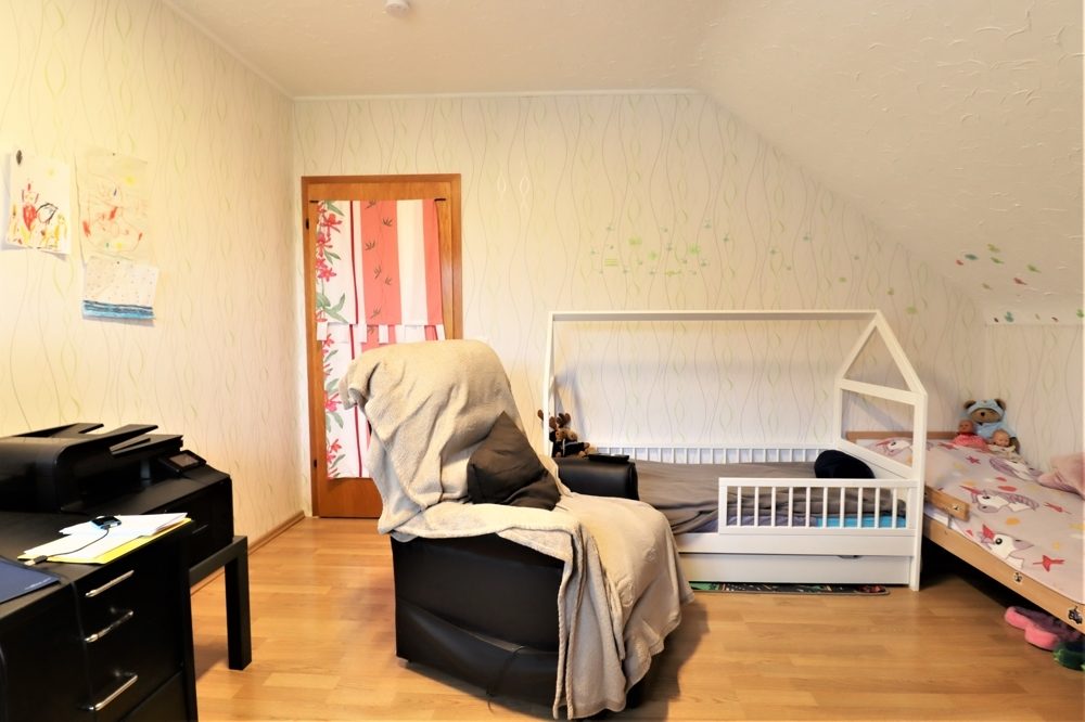 Immobilienangebot - Dormagen / Feste Zons - Alle - Zons: gepflegte 3-Zimmerwohnung mit PKW-Stellplatz und Balkon in ruhiger Lage und Rheinnähe