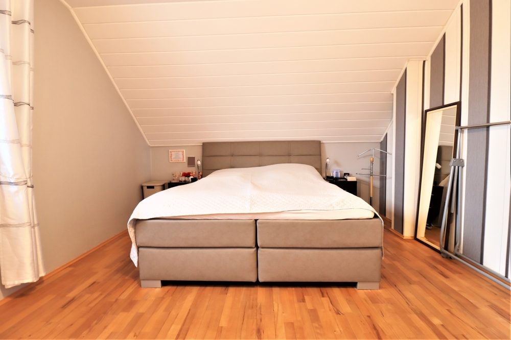 Immobilienangebot - Dormagen / Feste Zons - Alle - Zons: gepflegte 3-Zimmerwohnung mit PKW-Stellplatz und Balkon in ruhiger Lage und Rheinnähe