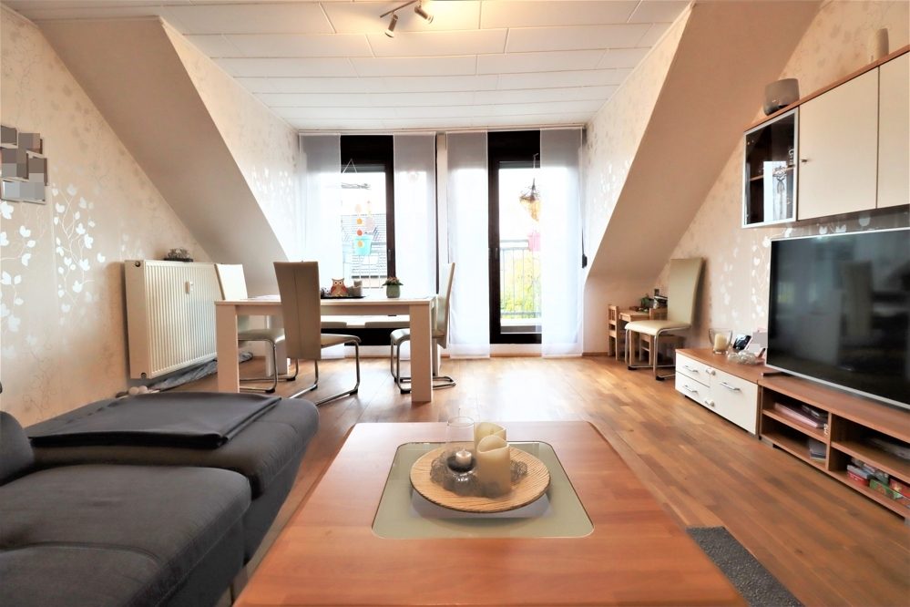 Immobilienangebot - Dormagen / Feste Zons - Alle - Zons: gepflegte 3-Zimmerwohnung mit PKW-Stellplatz und Balkon in ruhiger Lage und Rheinnähe