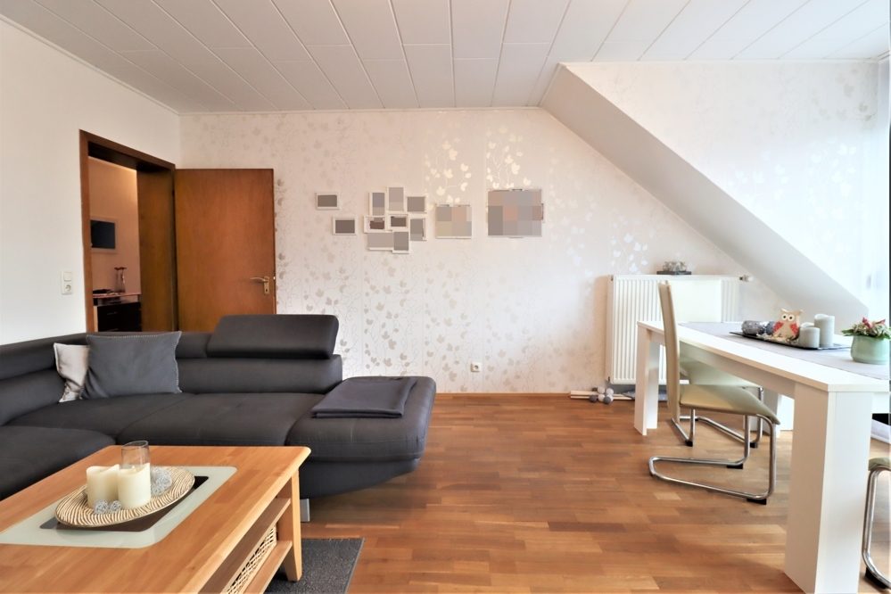 Immobilienangebot - Dormagen / Feste Zons - Alle - Zons: gepflegte 3-Zimmerwohnung mit PKW-Stellplatz und Balkon in ruhiger Lage und Rheinnähe