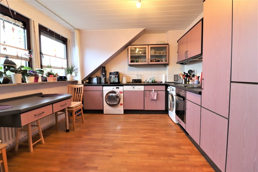 Immobilienangebot - Dormagen / Feste Zons - Alle - Zons: gepflegte 3-Zimmerwohnung mit PKW-Stellplatz und Balkon in ruhiger Lage und Rheinnähe