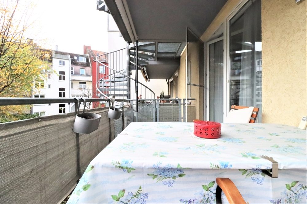 Immobilienangebot - Düsseldorf / Holthausen - Alle - Holthausen: gut geschnittene 2-Zimmerwohnung mit Balkon und TG-Stellplatz in guter Lage