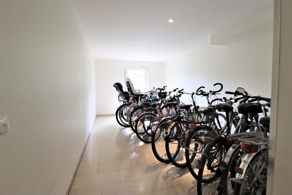 Immobilienangebot - Düsseldorf / Holthausen - Alle - Holthausen: gut geschnittene 2-Zimmerwohnung mit Balkon und TG-Stellplatz in guter Lage