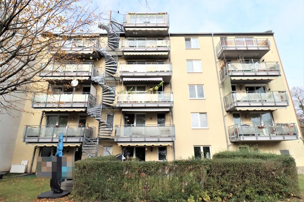 Immobilienangebot - Düsseldorf / Holthausen - Alle - Holthausen: gut geschnittene 2-Zimmerwohnung mit Balkon und TG-Stellplatz in guter Lage