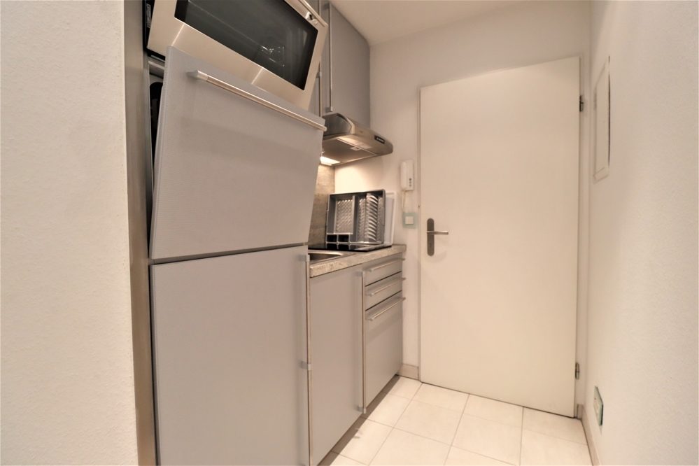 Immobilienangebot - Düsseldorf - Alle - Friedrichstadt: modernes und hochwertig voll möbliertes Apartment in sehr gefragter Lage