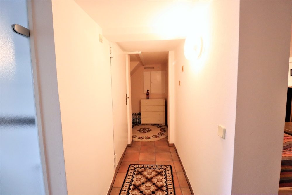 Immobilienangebot - Kaarst / Holzbüttgen - Alle - Holzbüttgen: großzügiges Zweifamilienhaus mit 2 Garagen, Terrasse und großem Garten in ruhiger Lage